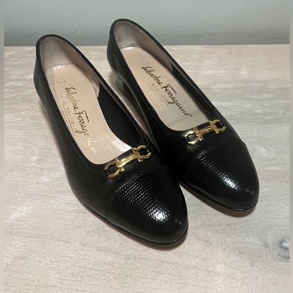 NIB Salvatore Ferragamo Vintage Gancini Block Heel Pumps In Black.Size…